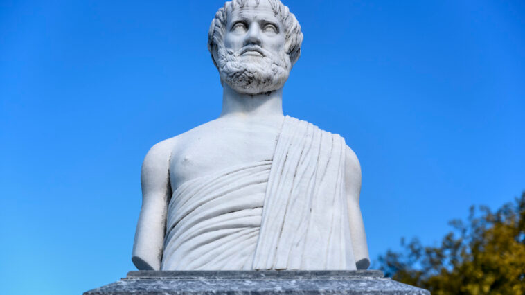 statue-aristotle-olympiada-village-halkidiki-greece